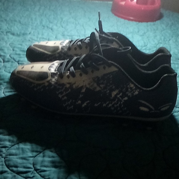 Boys baseball cleats - Picture 2 of 4